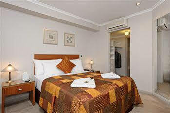 Ringwood Royale Aparthotel Екстериор снимка